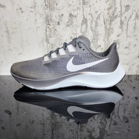 $120 Nike Air Zoom Pegasus 37 Men’s Gray Running Shoes Size 11 New - Picture 1 of 5
